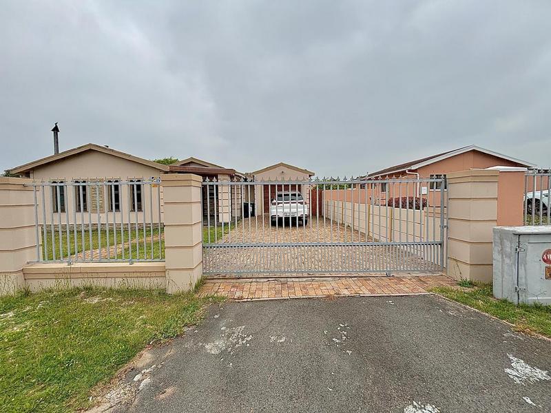 5 Bedroom Property for Sale in Bothasig Western Cape